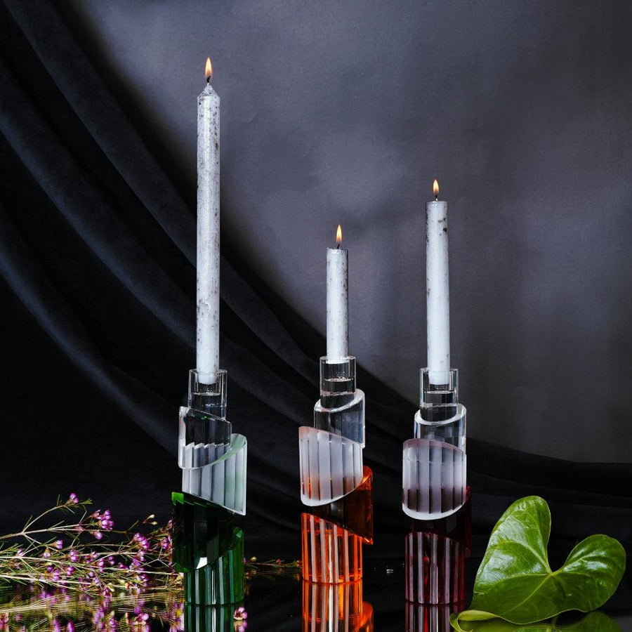 Handcrafted luxury crystal candle holder by ARCAICÓ, perfect for festive holiday settings.